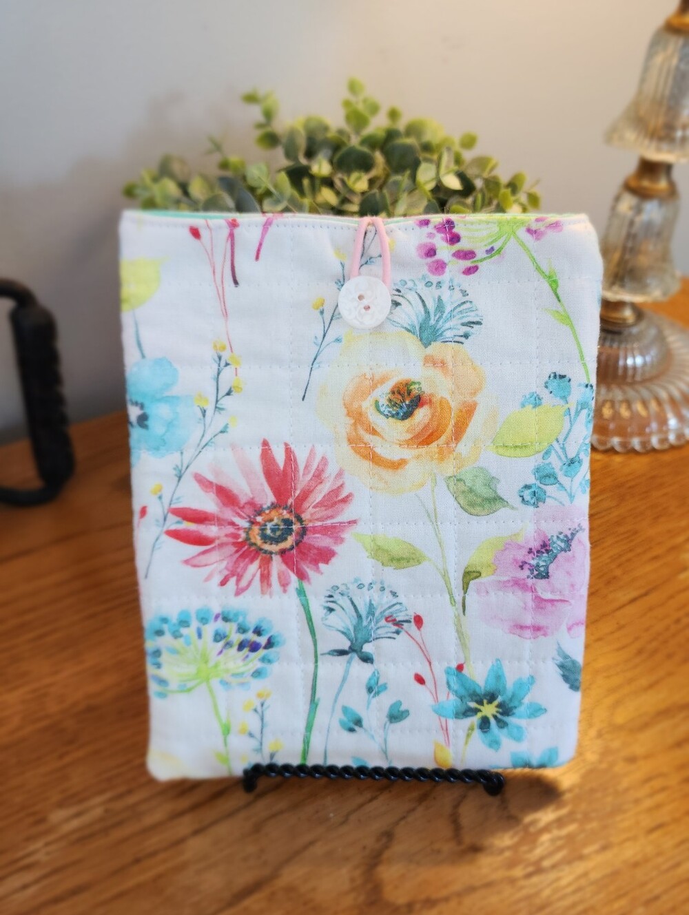 Floral Quilted Tablet Sleeve